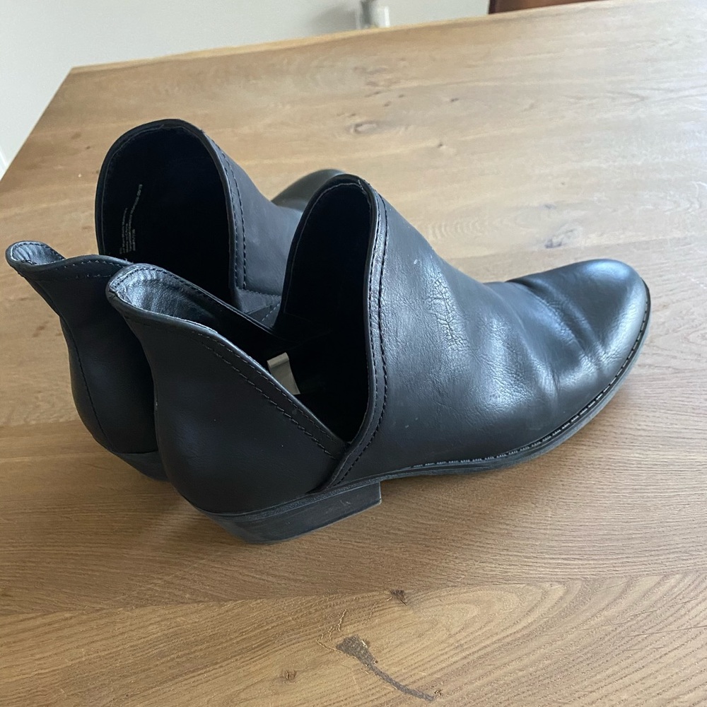 Universal Thread booties - Picture 4 of 4